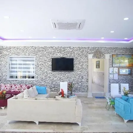 Sayanora & Park Hotel